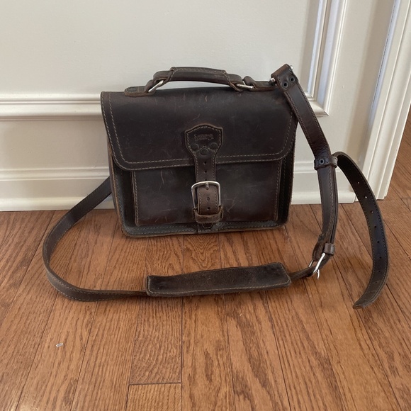 SADDLEBACK LEATHER CO. Large Crossbody Backpack Messenger Bag Chestnut Brown - Picture 1 of 12